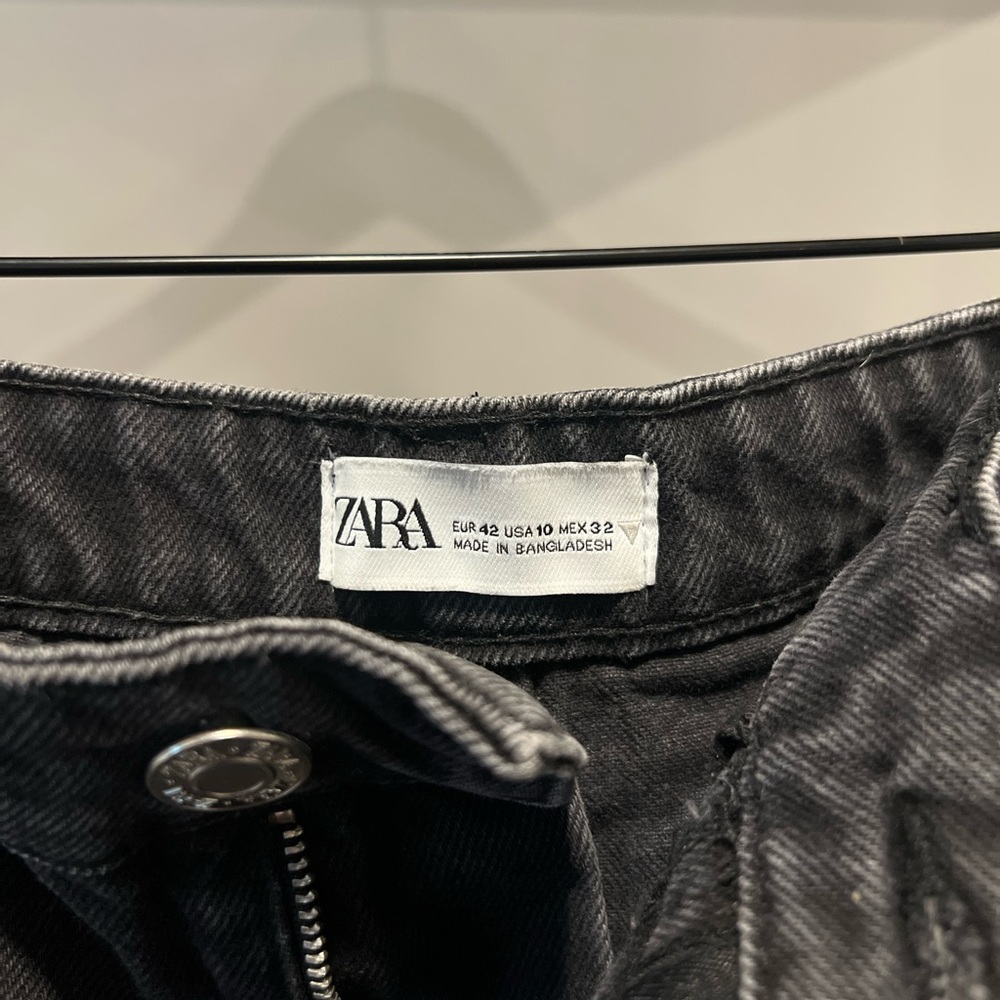 ZARA Black Denim High Waisted Mom Shorts - Picture 6 of 9